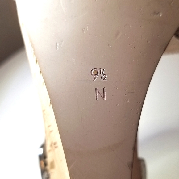 Vaneli Gold Heels - Picture 5 of 6